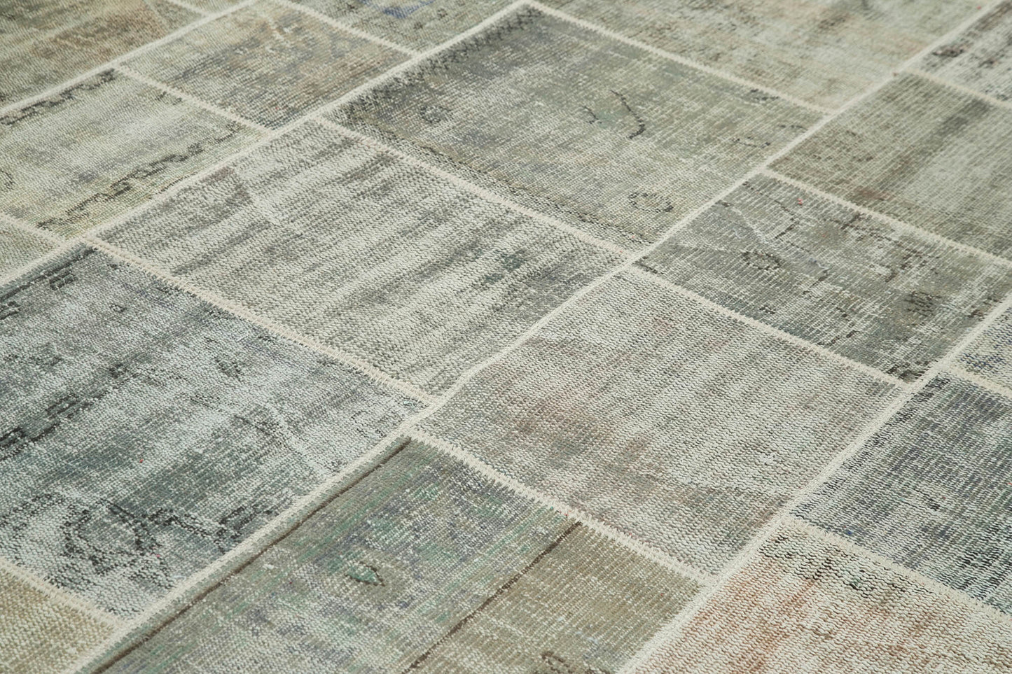 8x11  Grey Patchwork Rug- 20015