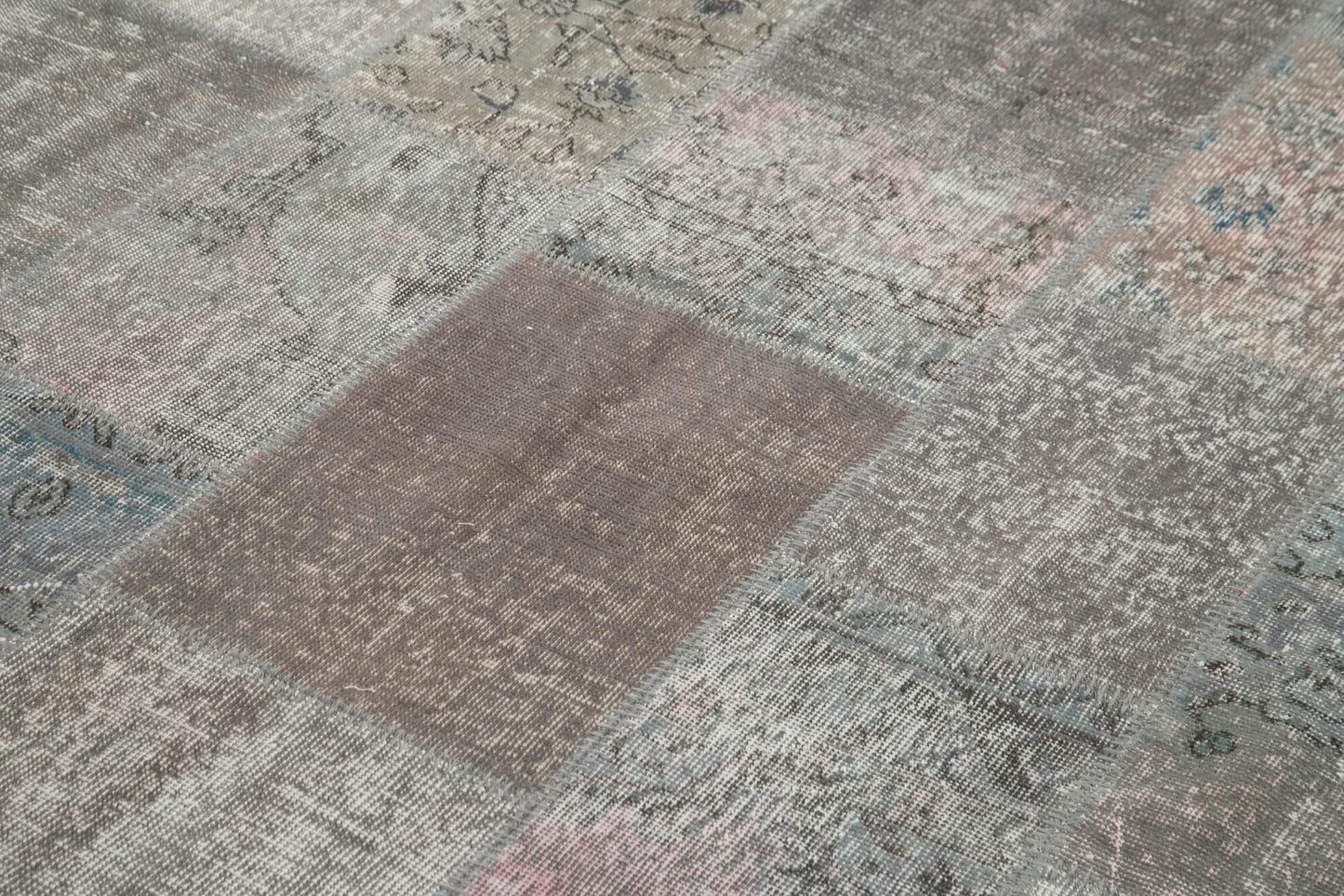 7x10 Grey Patchwork Rug - 31503