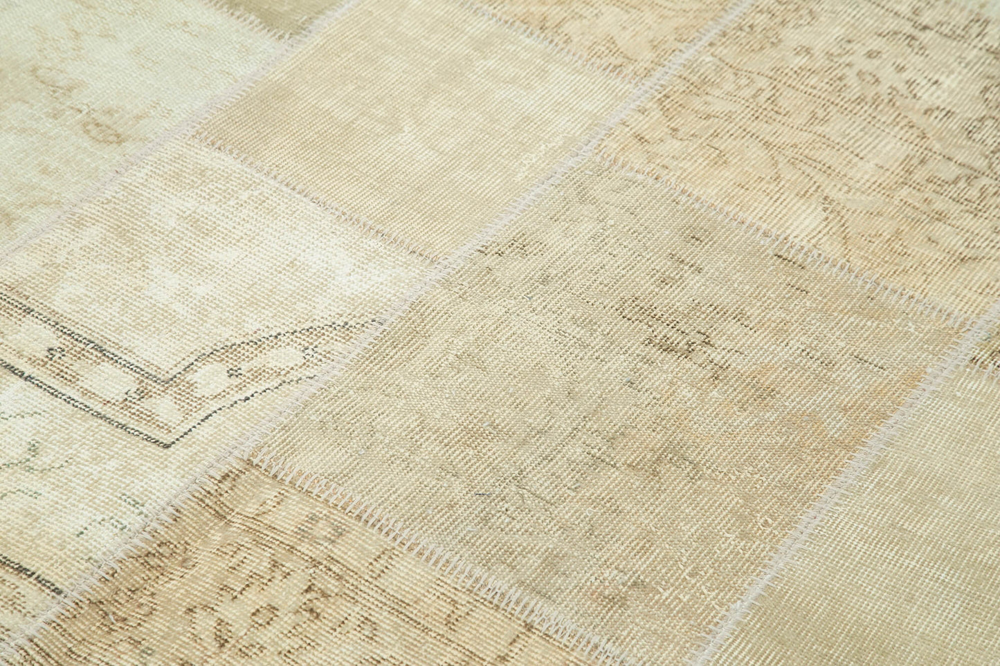 5x7 Beige Patchwork Rug - 31717