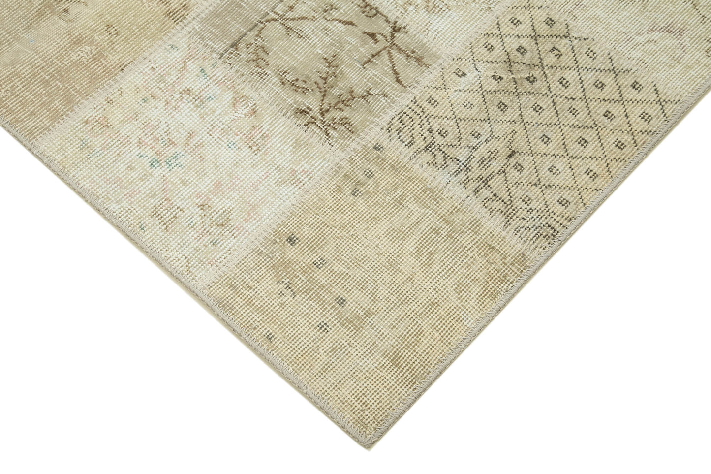 5x7 Beige Patchwork Rug - 31762