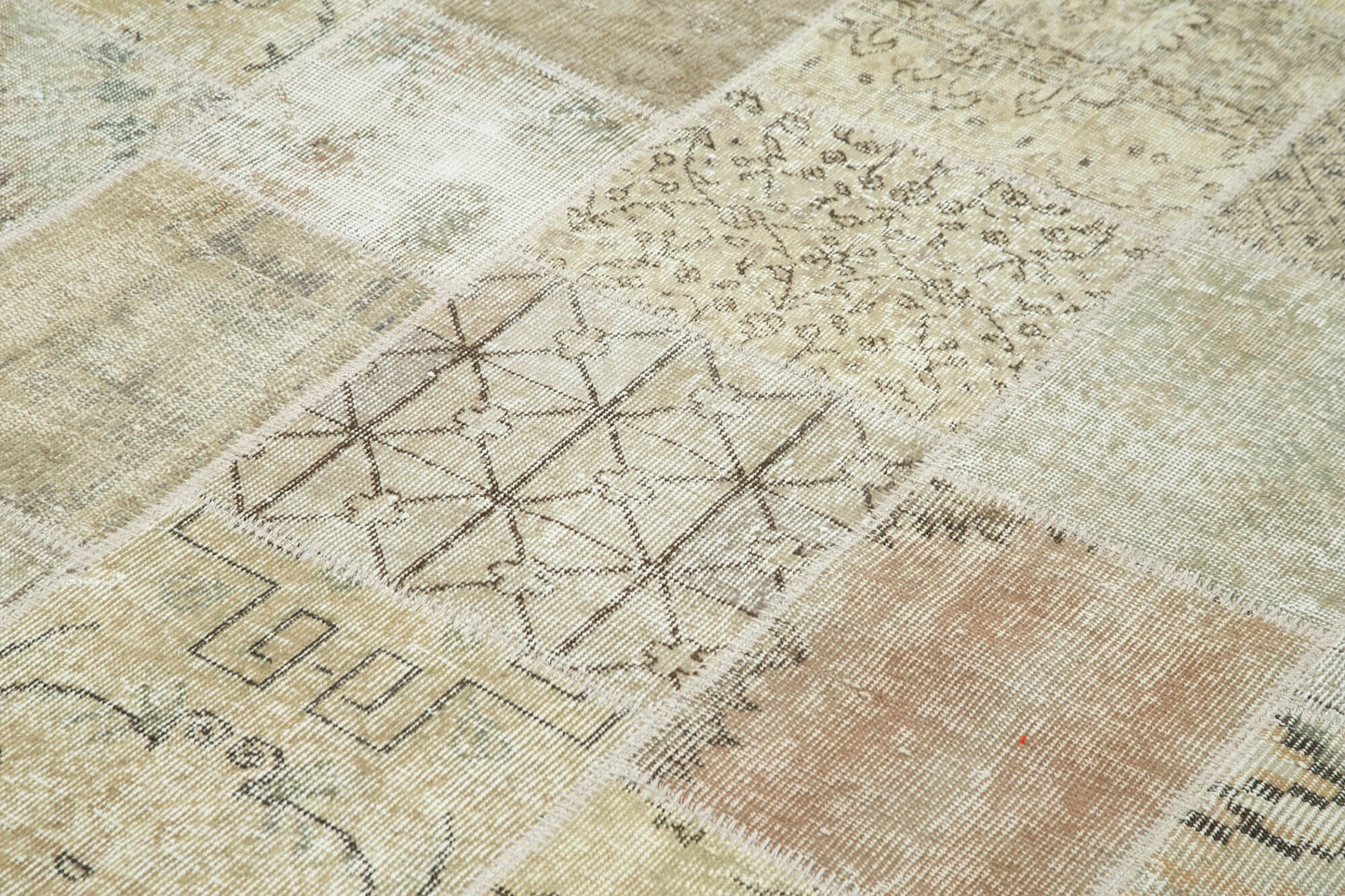 6x8 Beige Patchwork Rug - 32022