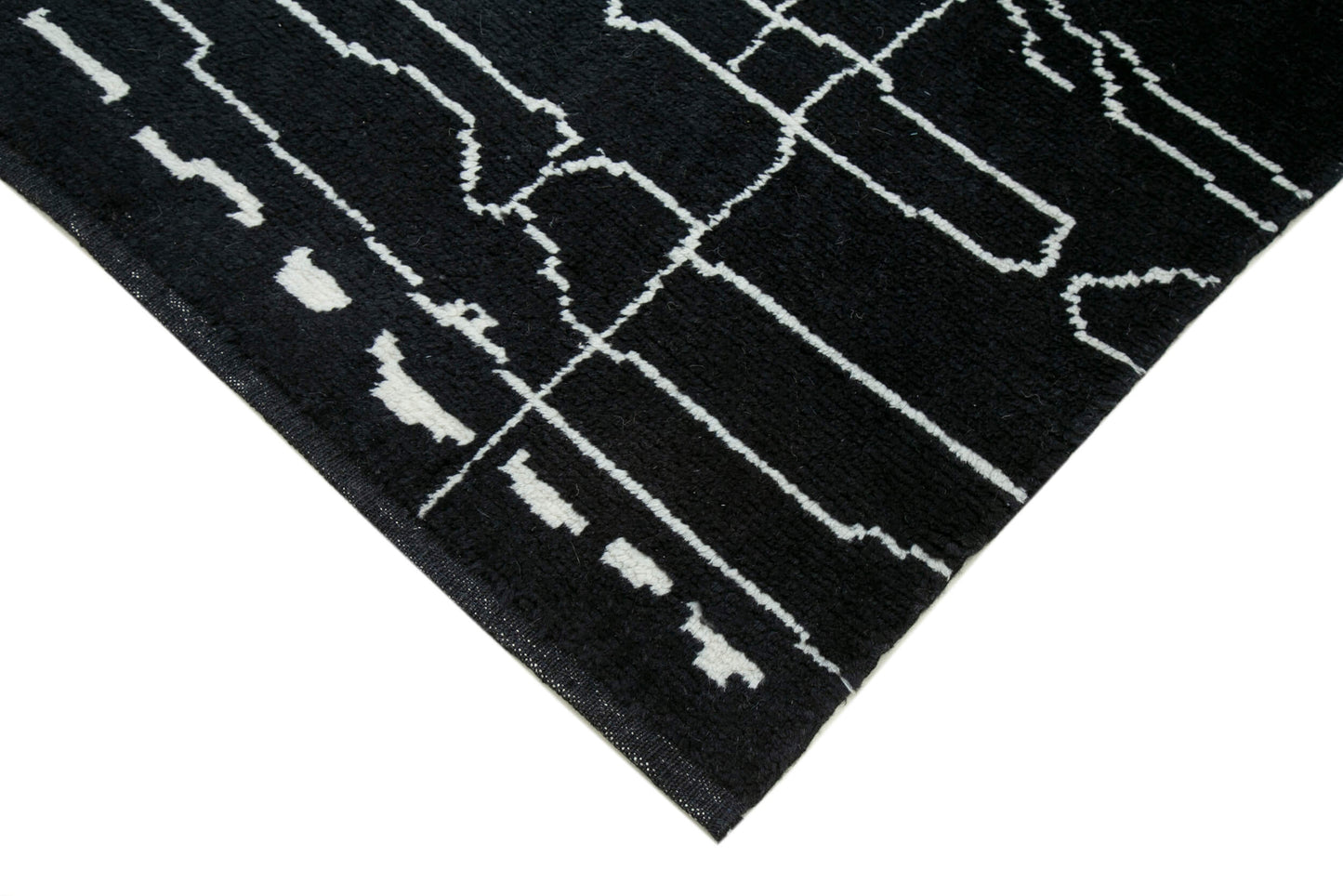 7x10 Black Moroccan Rug - 33002