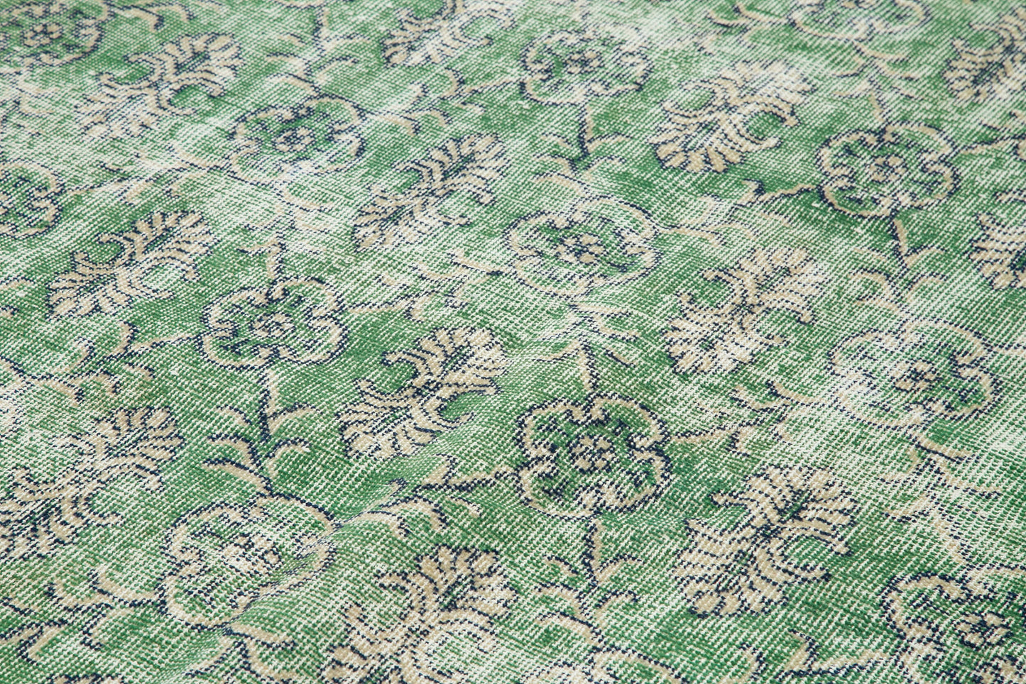 7x10 Green Bohemian Rug  - 33265