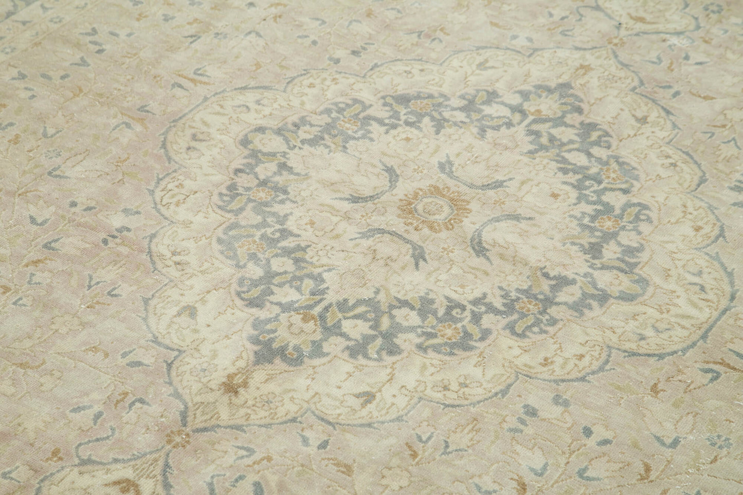 7x10 Beige Vintage Rug - 37851