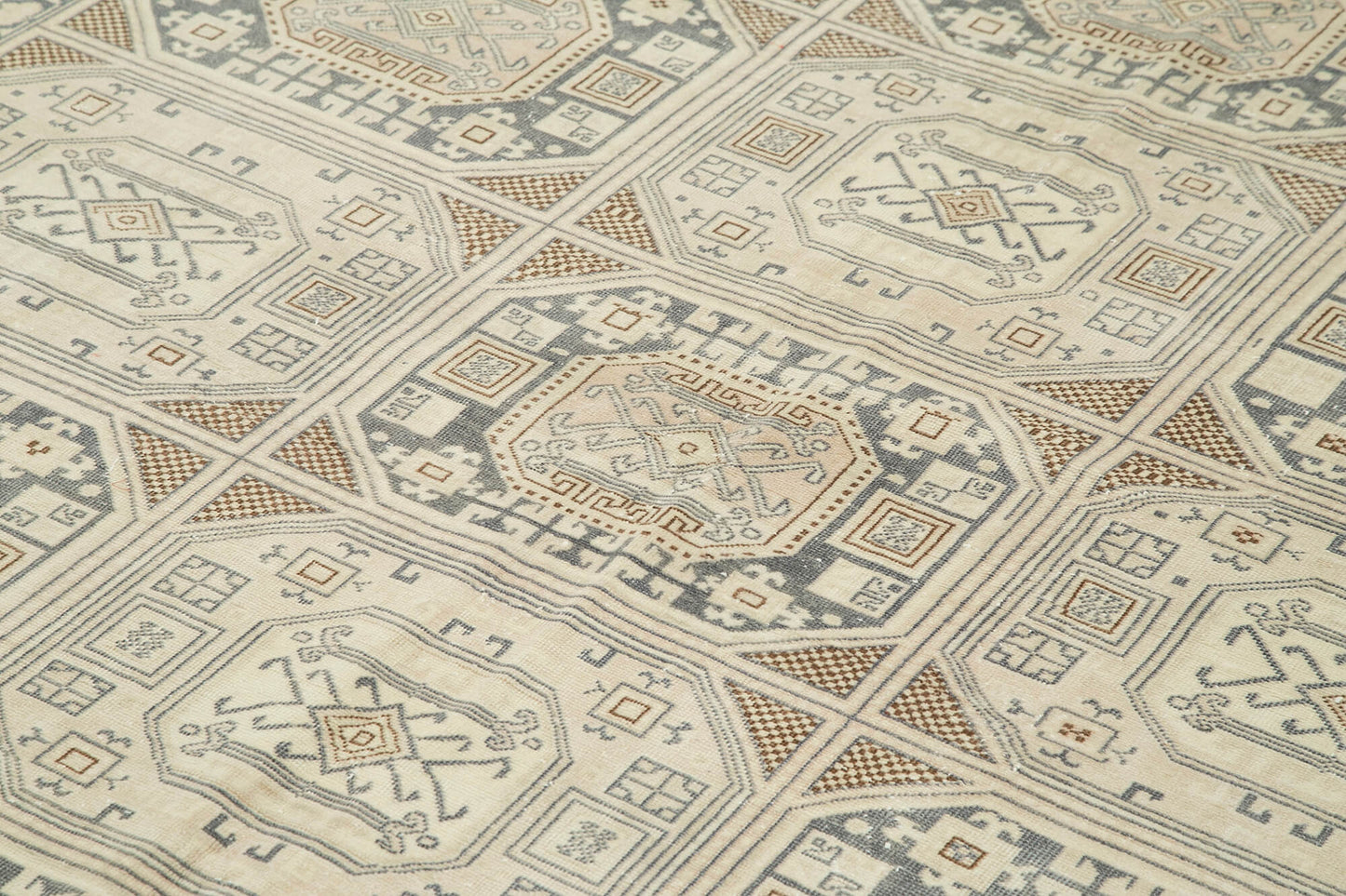 6x10 Beige Vintage Rug - 37875