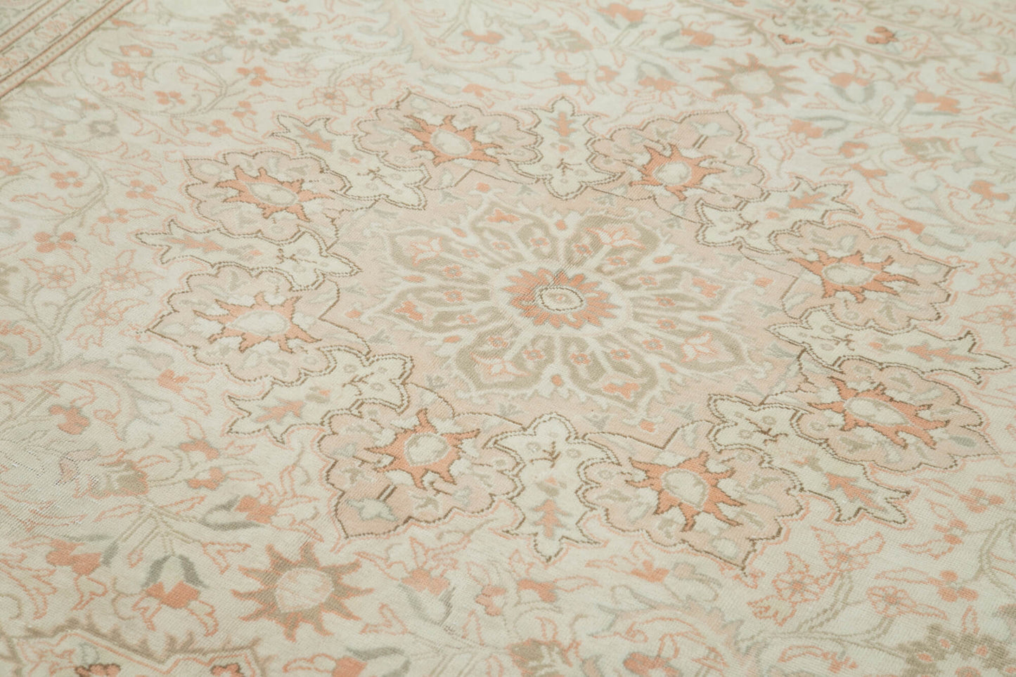 6x10 Beige Vintage Rug - 37921