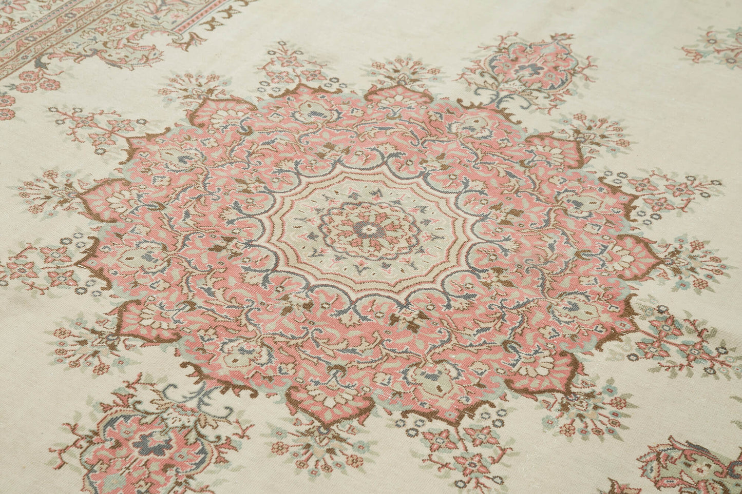 7x10 Beige Vintage Rug - 37937