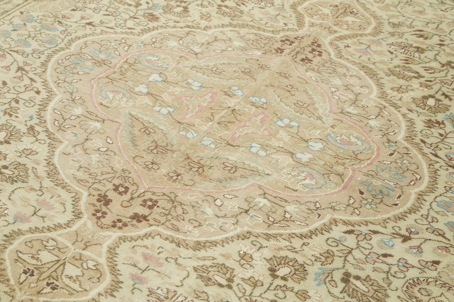 6x9 Beige Vintage Rug - 37949