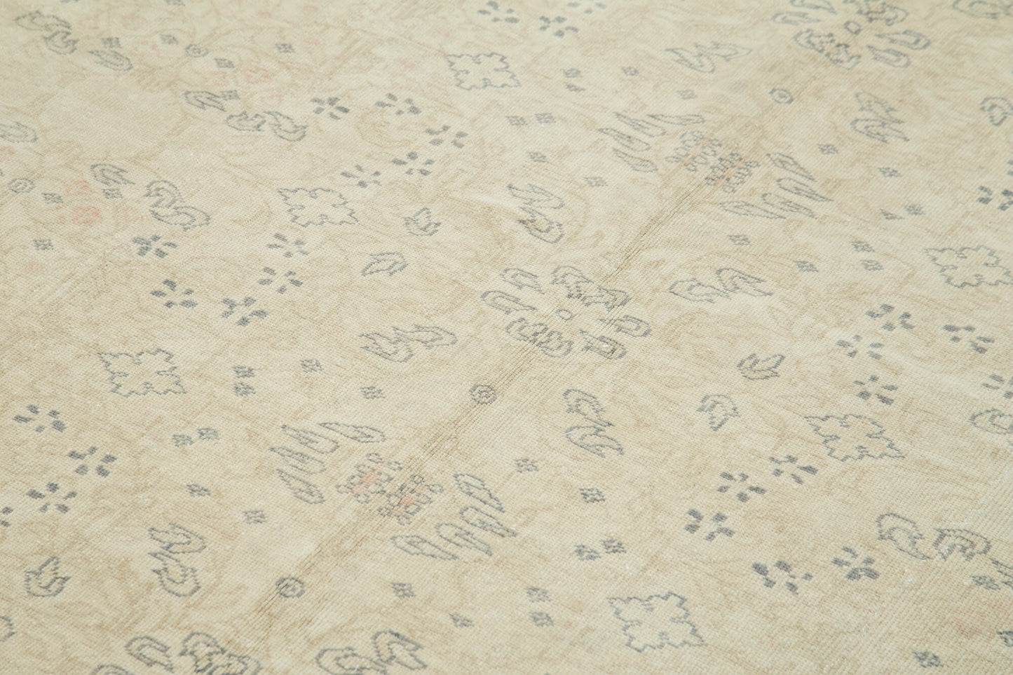 7x10 Beige Vintage Rug - 37962