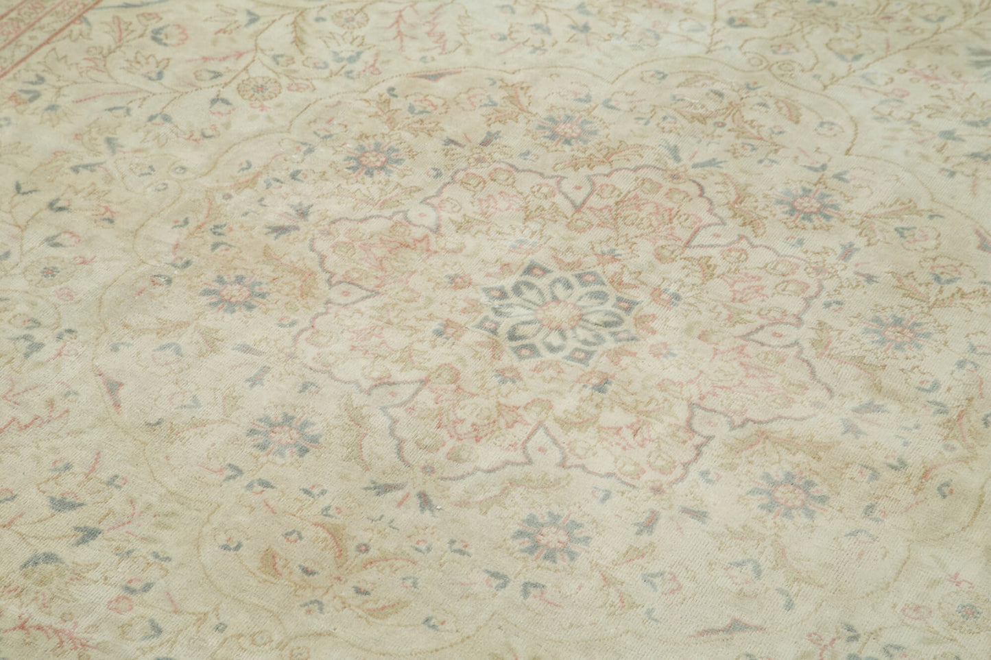 6x10 Beige Vintage Rug - 37993