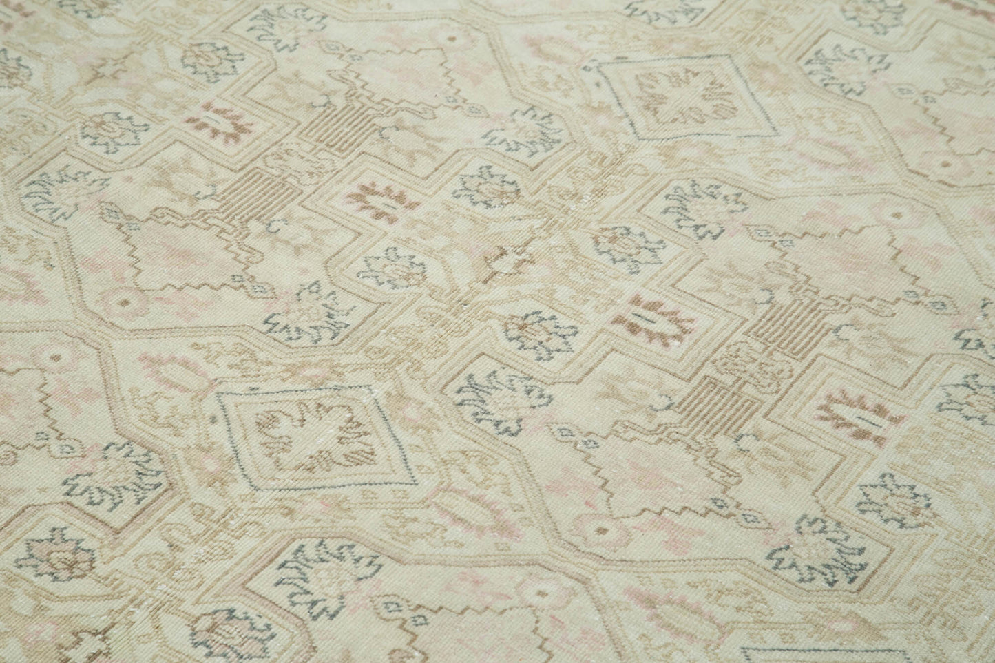 6x10 Beige Vintage Rug - 37995