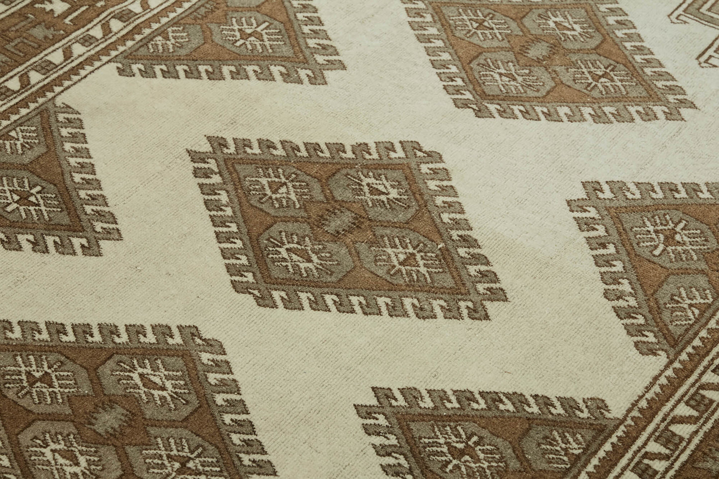 5x7 Beige Anatolian Rug - 43659